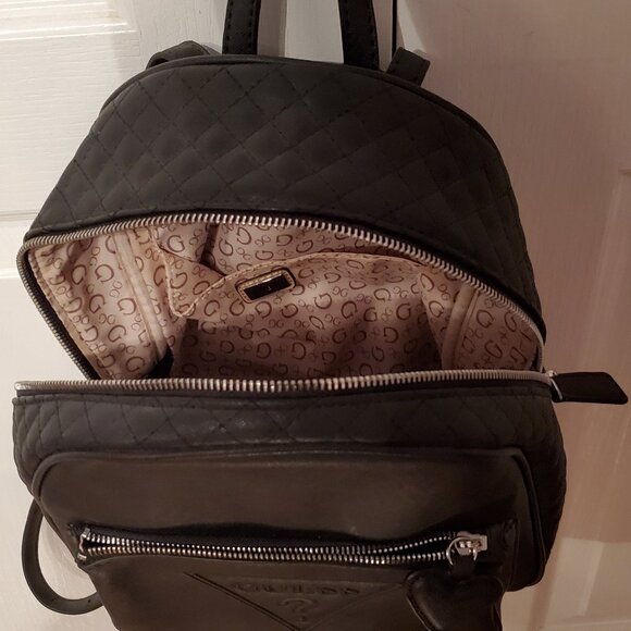 SMALL GUESS BLACK BACKPACK Quilted Sides Used 1X Faux Leather Gold Logo Lining - Picture 5 of 12